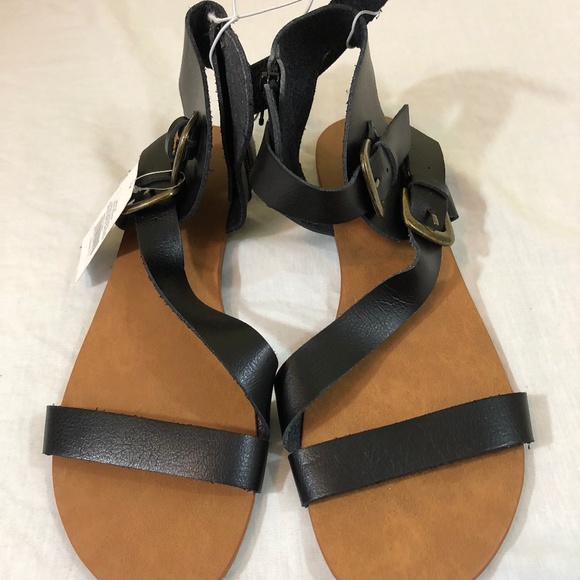 Mossimo Supply Co. Shoes - Mossimo Black Adjustable Sandals, NWT